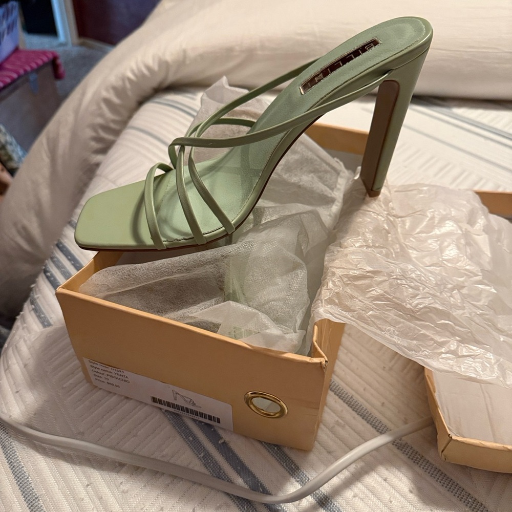 Billini Women's pistachio Green Strappy Heels - Picture 2 of 5